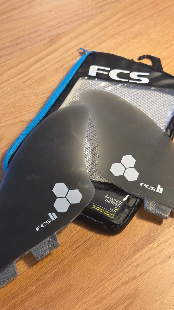 FCS II CIMid　サーフボードフィン ブラック ケース付き