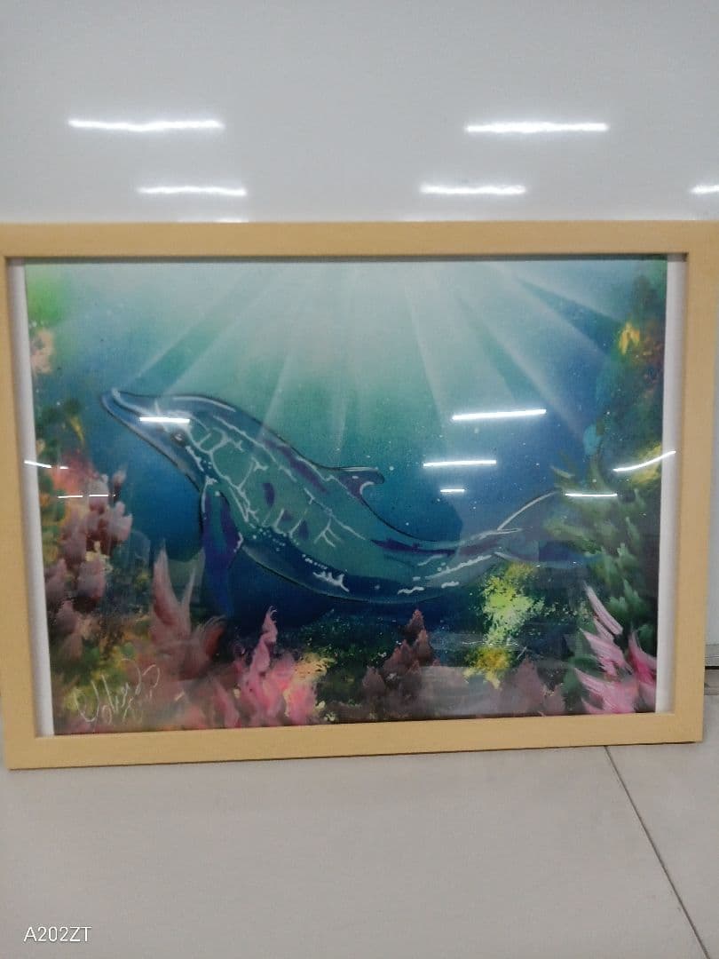 水中のイルカのスプレーアート