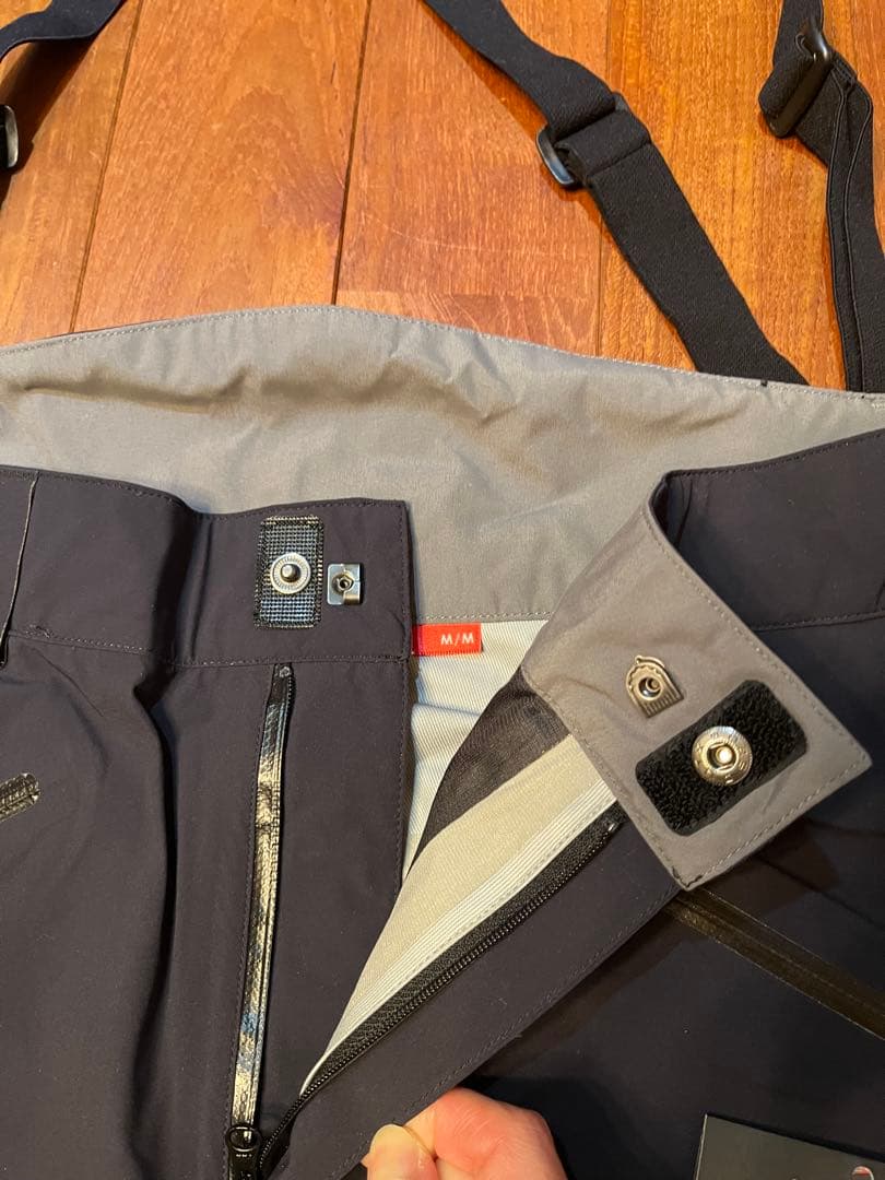 新品未使用品！スパイダー スキー スノーボードウェア パンツ Mサイズ