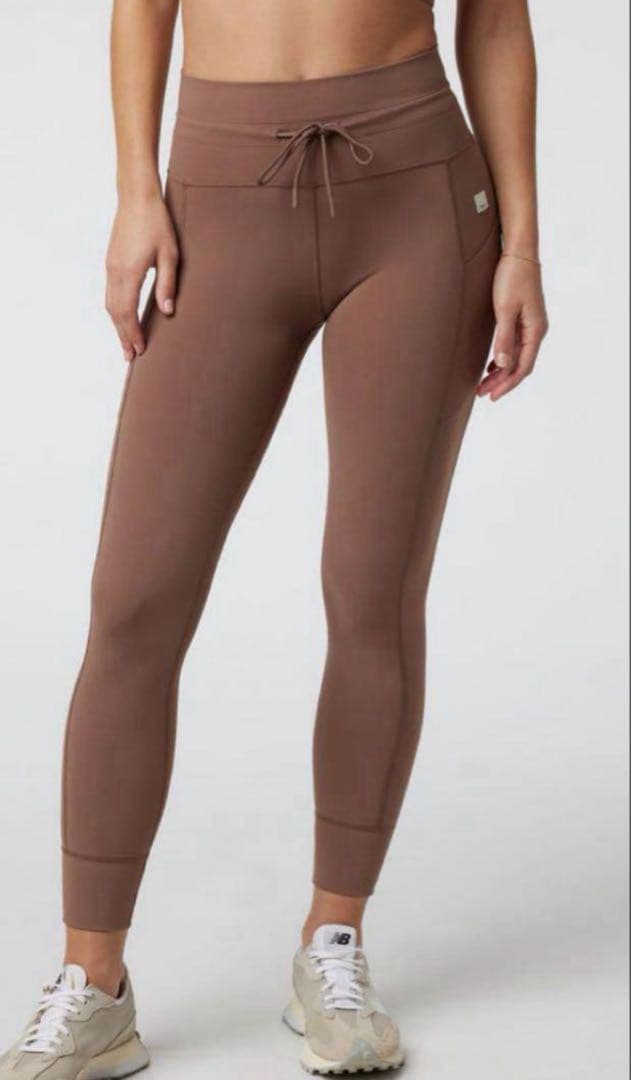 新品タグ付き　定価9680円　Vuori ヨガ　レギンス　Mサイズ　パープル系