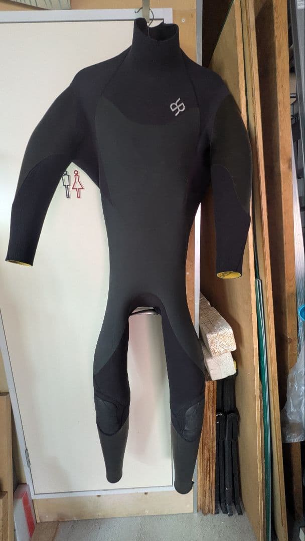 ＲＡＳＨ（ラッシュ） ウェットスーツ黒