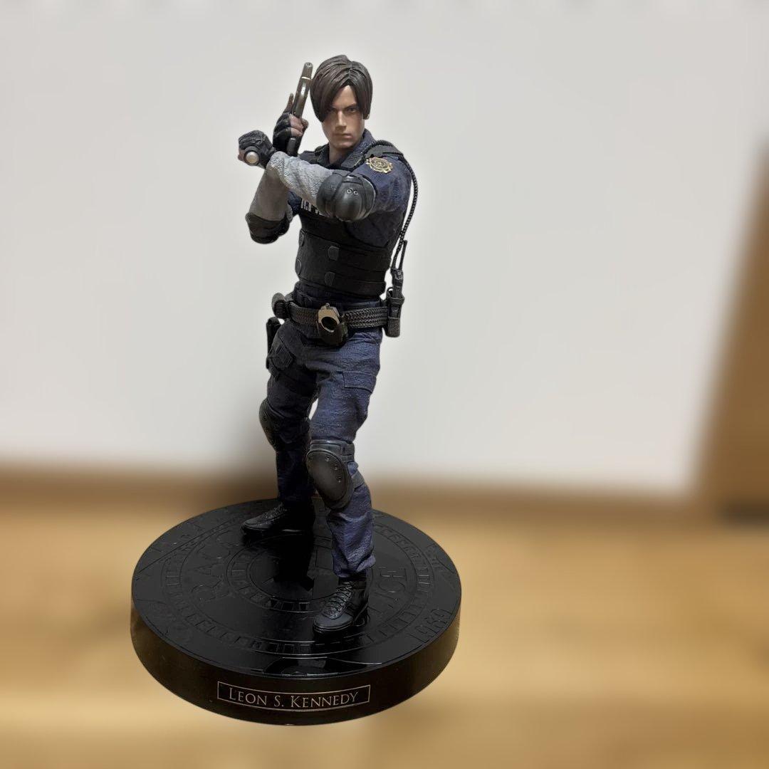バイオハザードRE:2 コレクターズエディション同梱品 レオンケネディフィギュア