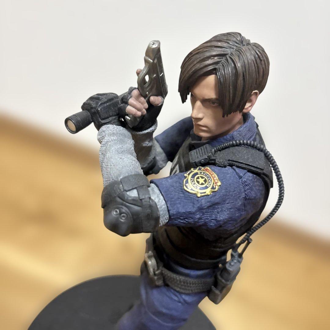 バイオハザードRE:2 コレクターズエディション同梱品 レオンケネディフィギュア