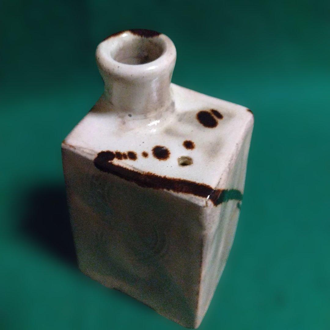 手彫り模様の陶器 四角形 木箱付き　龍山作