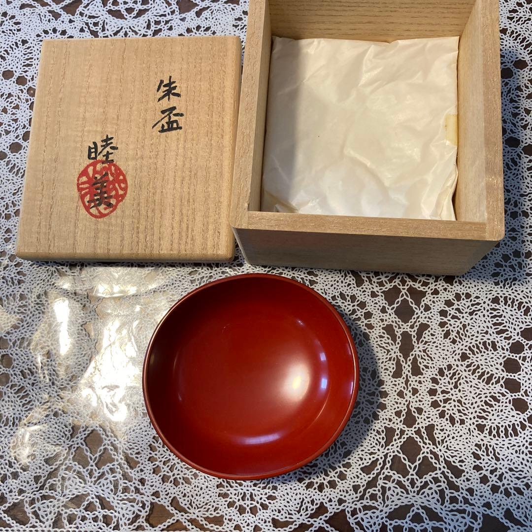 鈴木睦美 氏作　漆器 浅い朱盃　木箱付き