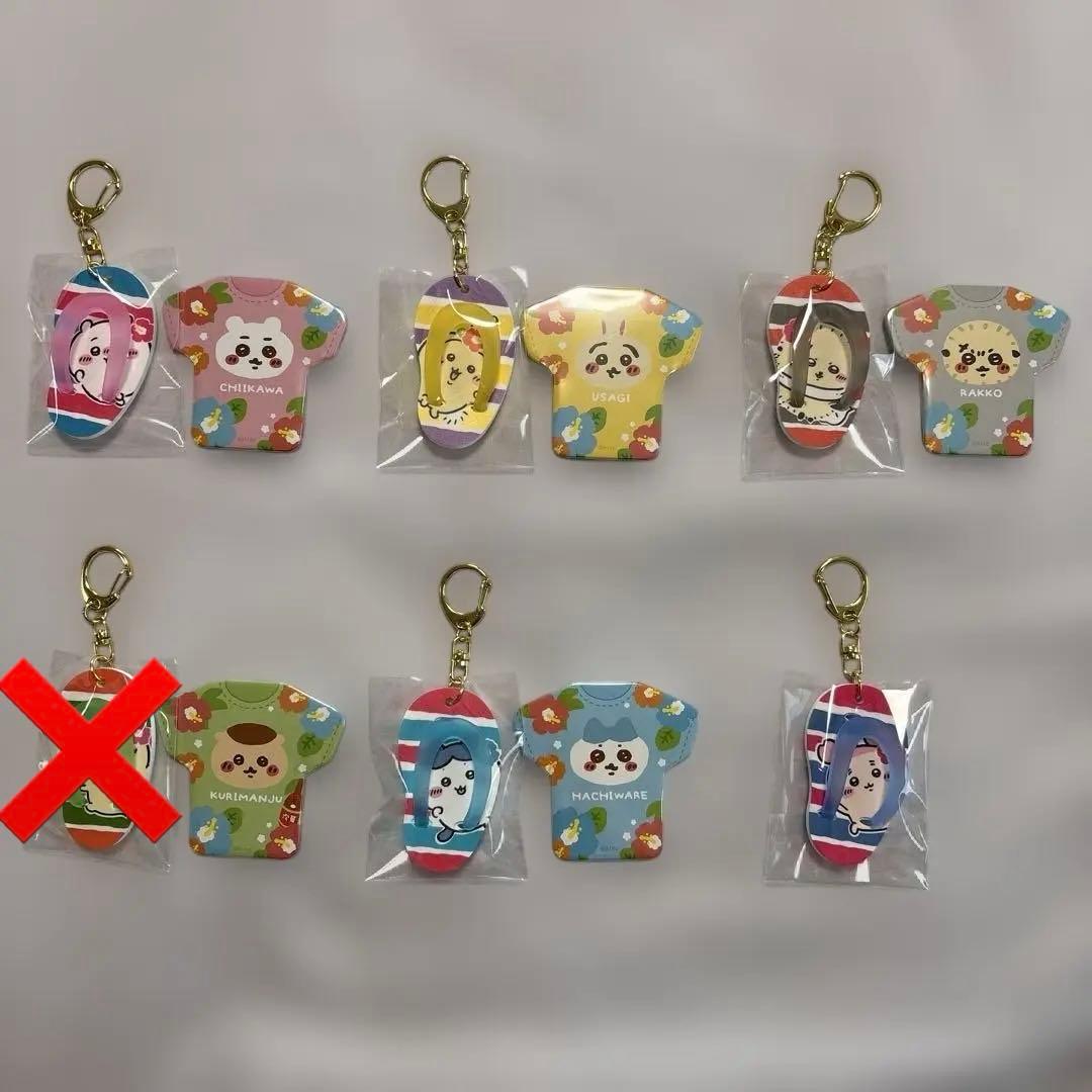 【バラ売り】ちいかわ ビーチサンダル、Tシャツ型缶バッジ