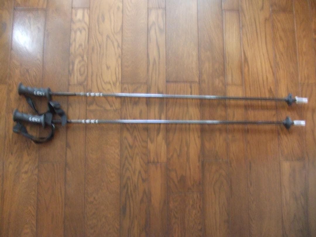 新品/展示保管品:カーボン製スノーポール　110ｃｍ：LEKI