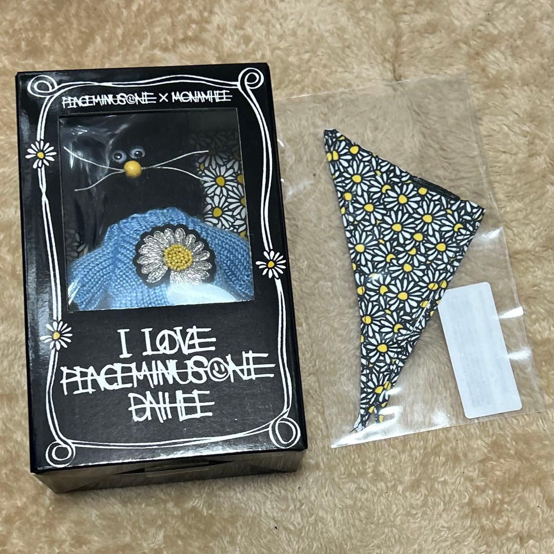 PEACEMINUSONE X MONAMHEE ぬいぐるみキーリング　スカーフ