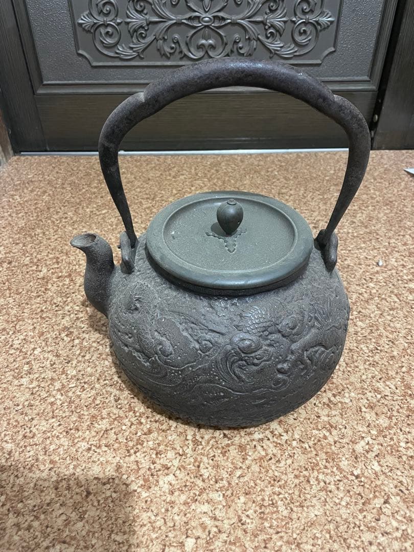 【龍文堂造】 鉄瓶 彫刻模様 アンティーク 工芸品