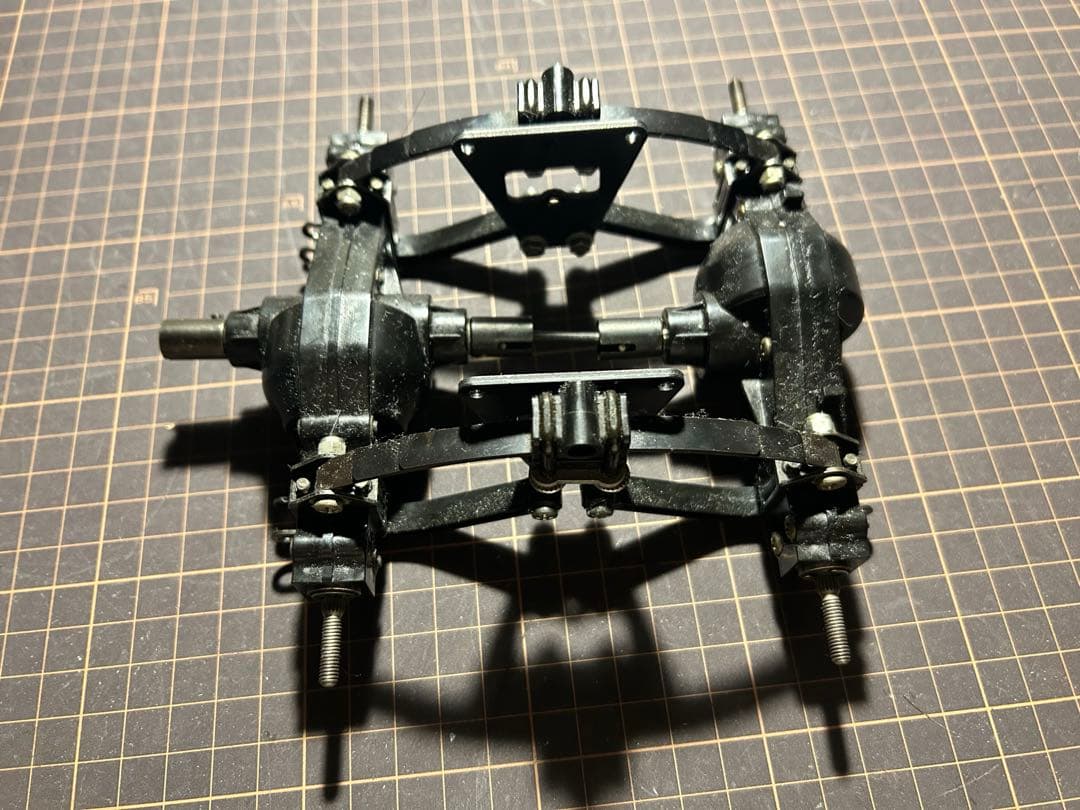 タミヤ1/14 ギアボックス 2つ、リアアクスル サスペンションセット