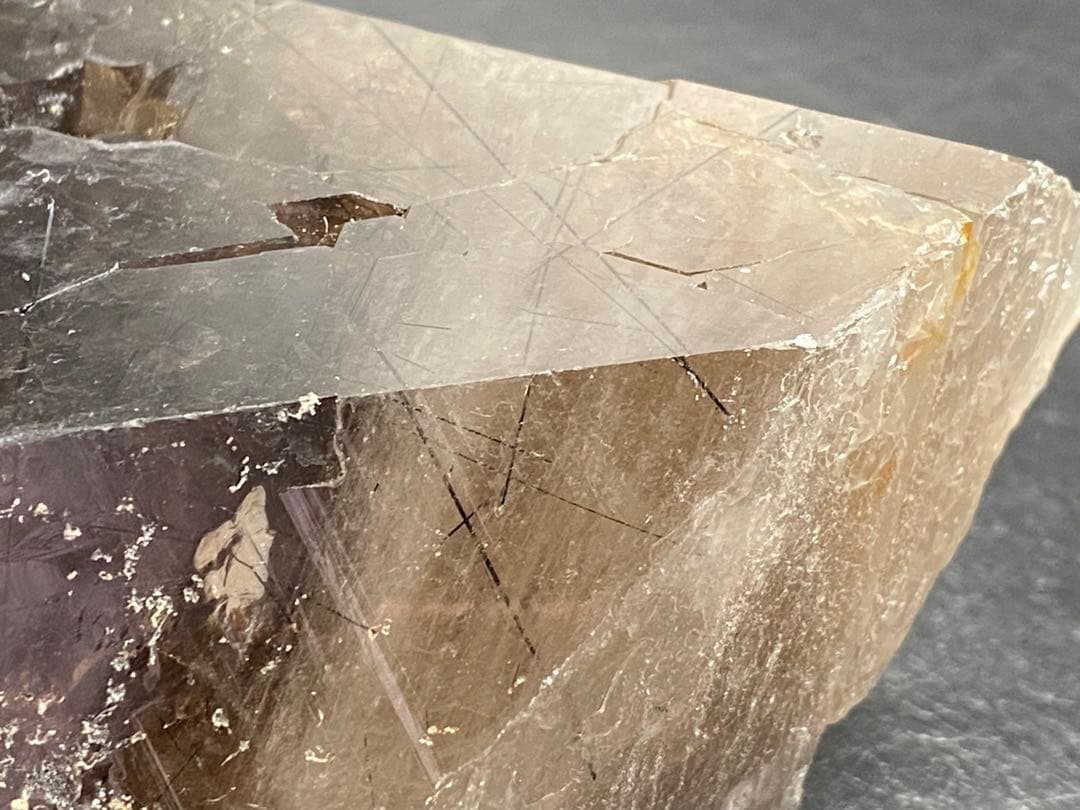 ブルー　ザギマウンテンクォーツ　ザギ水晶　754gラビカイト入り