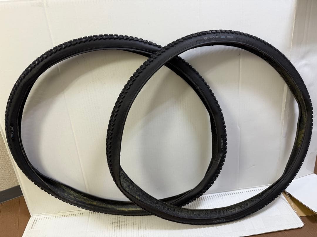 TERRENE GRISWOLD 700×38c スパイクタイヤ チューブレス