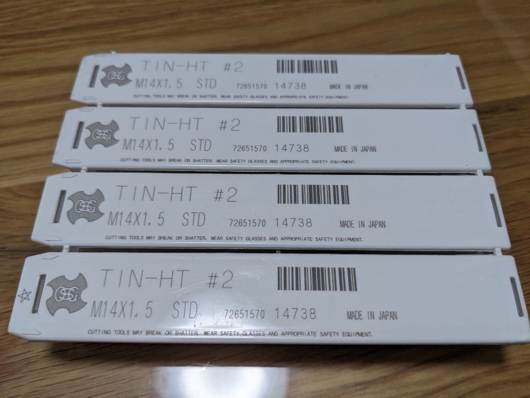 タップ　４本+１本無償