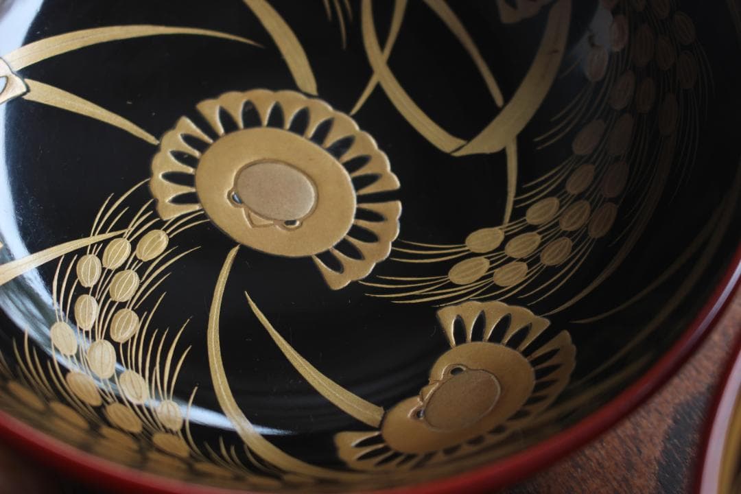 極小保管傷のみ！深みある糸目紅溜塗に極上稲穂福来雀蒔絵のお椀2点（検輪島塗雑煮椀