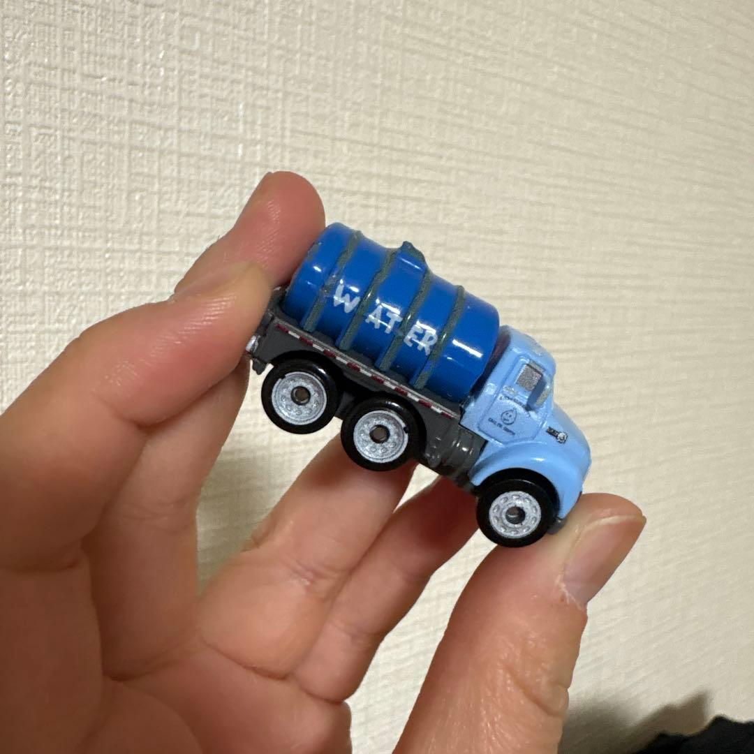 カーズ　マテル　ミニミニカーズ　ドリッピー　グレイジーエイト　日本未発売