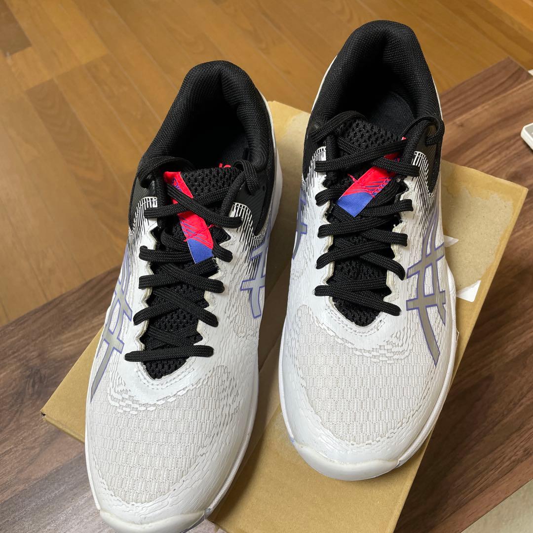 美品バレーシューズ　V-SWIFT FF 4 27.0cm 2E ローカット