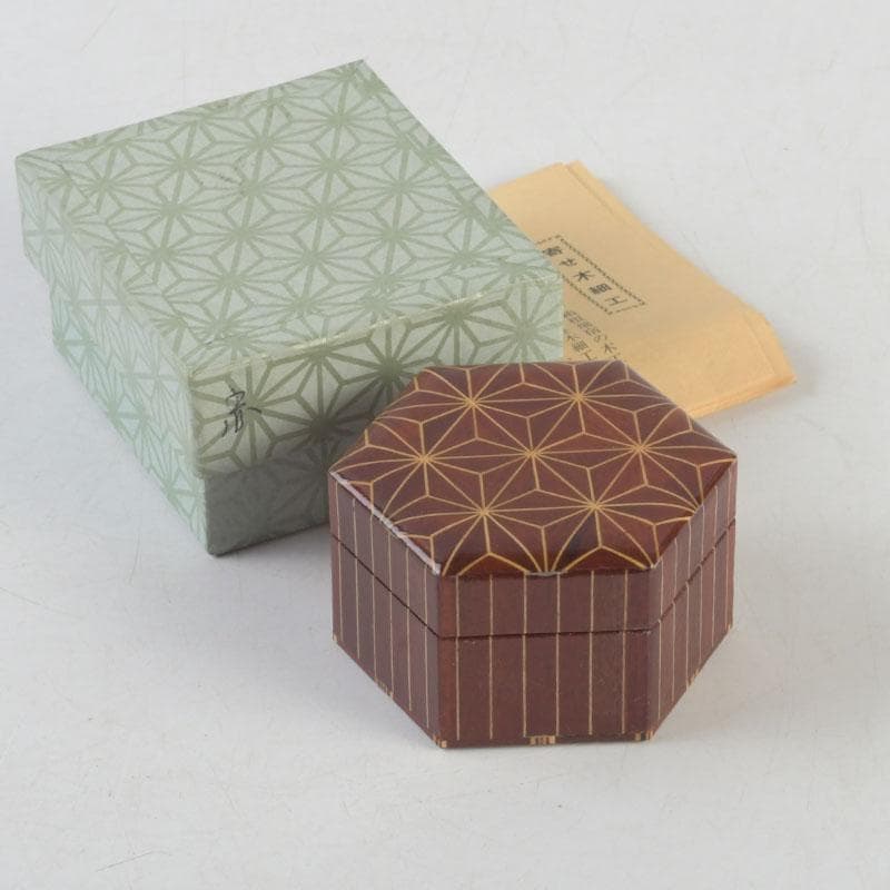 茶道具　鷹の巣　箱根寄木細工　六角香合　箱付　V　9703