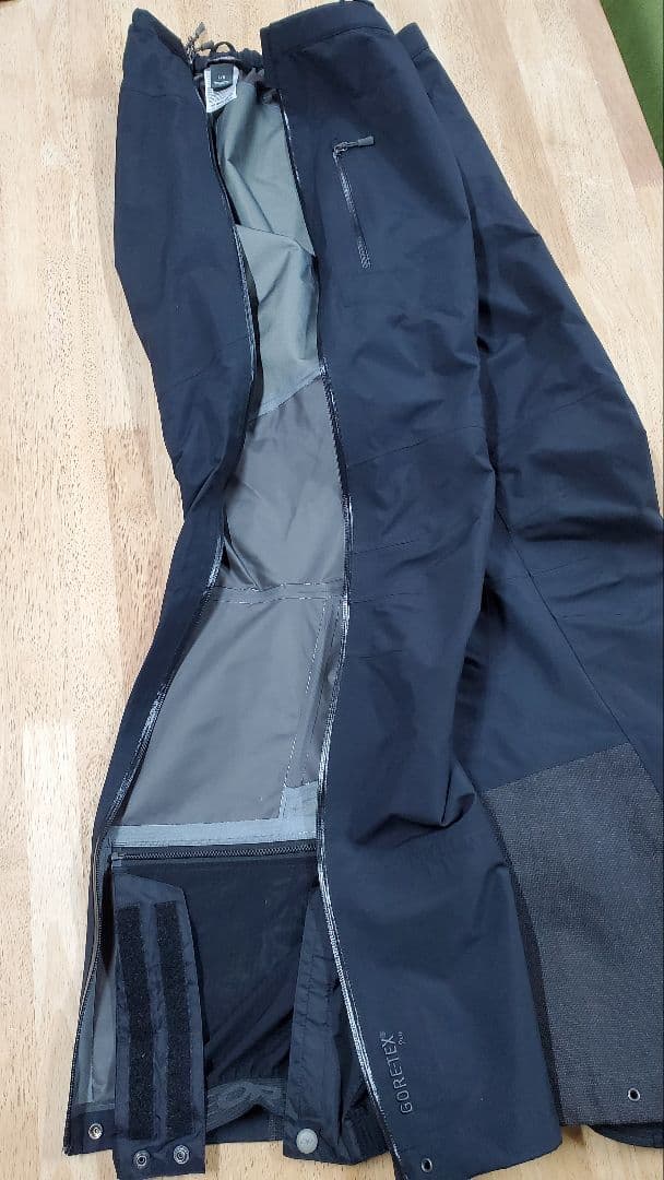 新古 アウトドアリサーチ ゴアテックス スキーウェア フーリオパンツ Furio