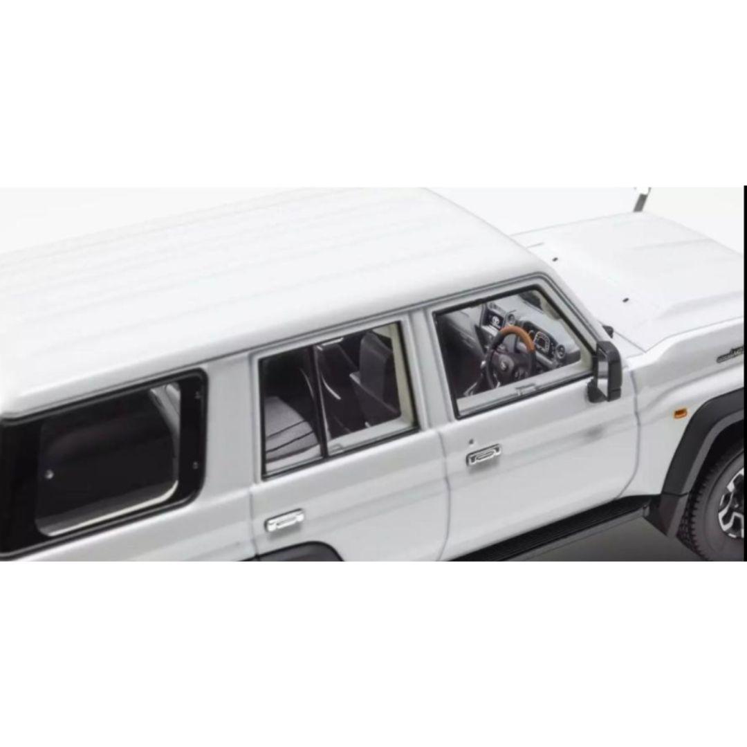 京商 1/ 43 トヨタ ランドクルーザー 70 (スーパーホワイト II)