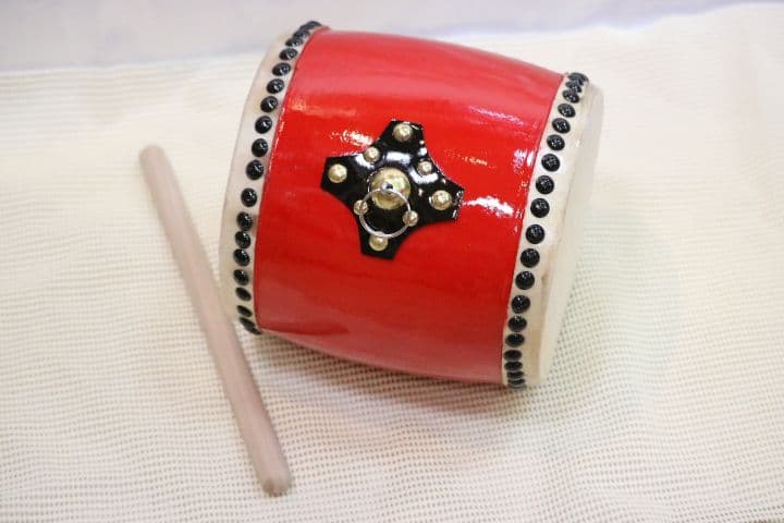 沖縄エイサー大太鼓(特小)サイズ　直径約18cm×高さ約20cmバチ付　新品