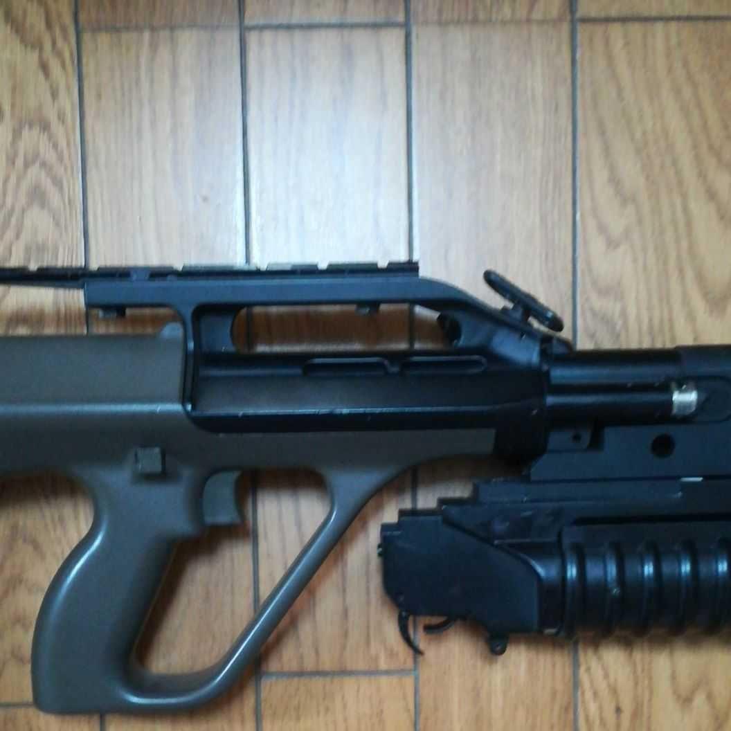 東京マルイ電動ガン　ステアーAUG