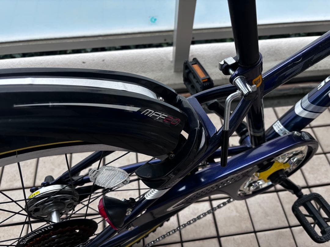 【ブジン:直接取引のみ】ブリジストン クロスファイヤー　22インチ