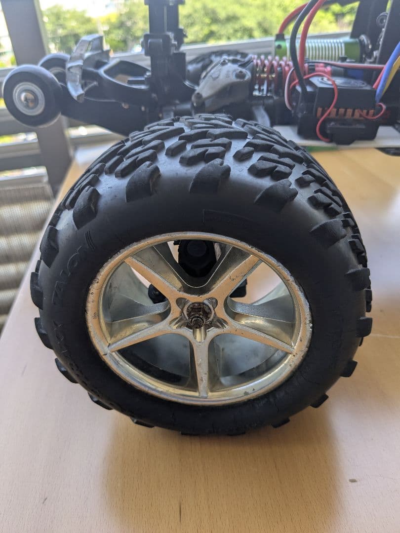 トラクサスレボ　電動仕様変更ラジコン