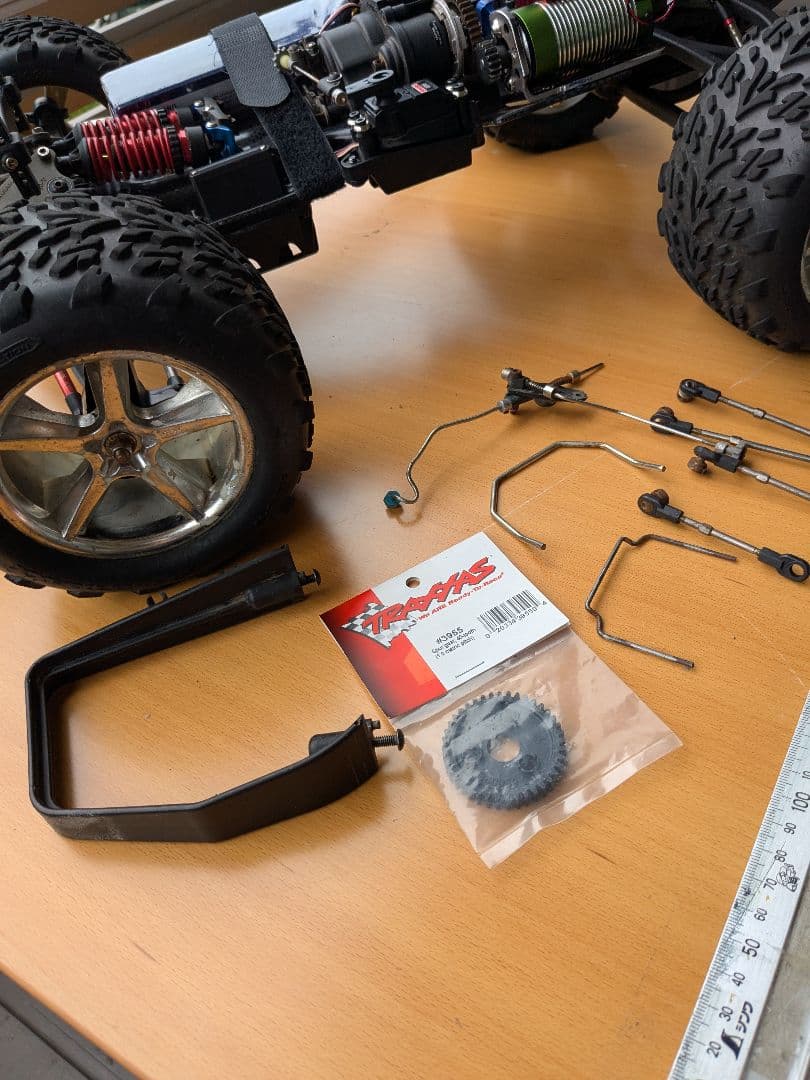トラクサスレボ　電動仕様変更ラジコン