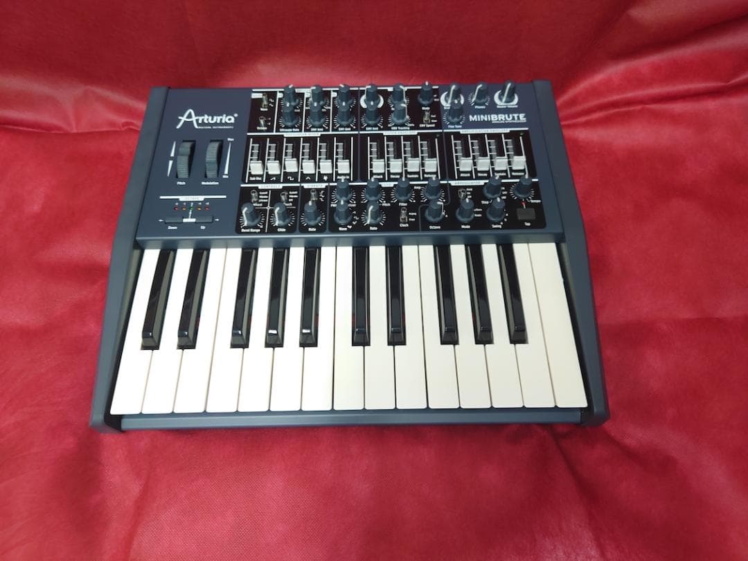 Arturia MiniBrute 25鍵 アナログシンセサイザー