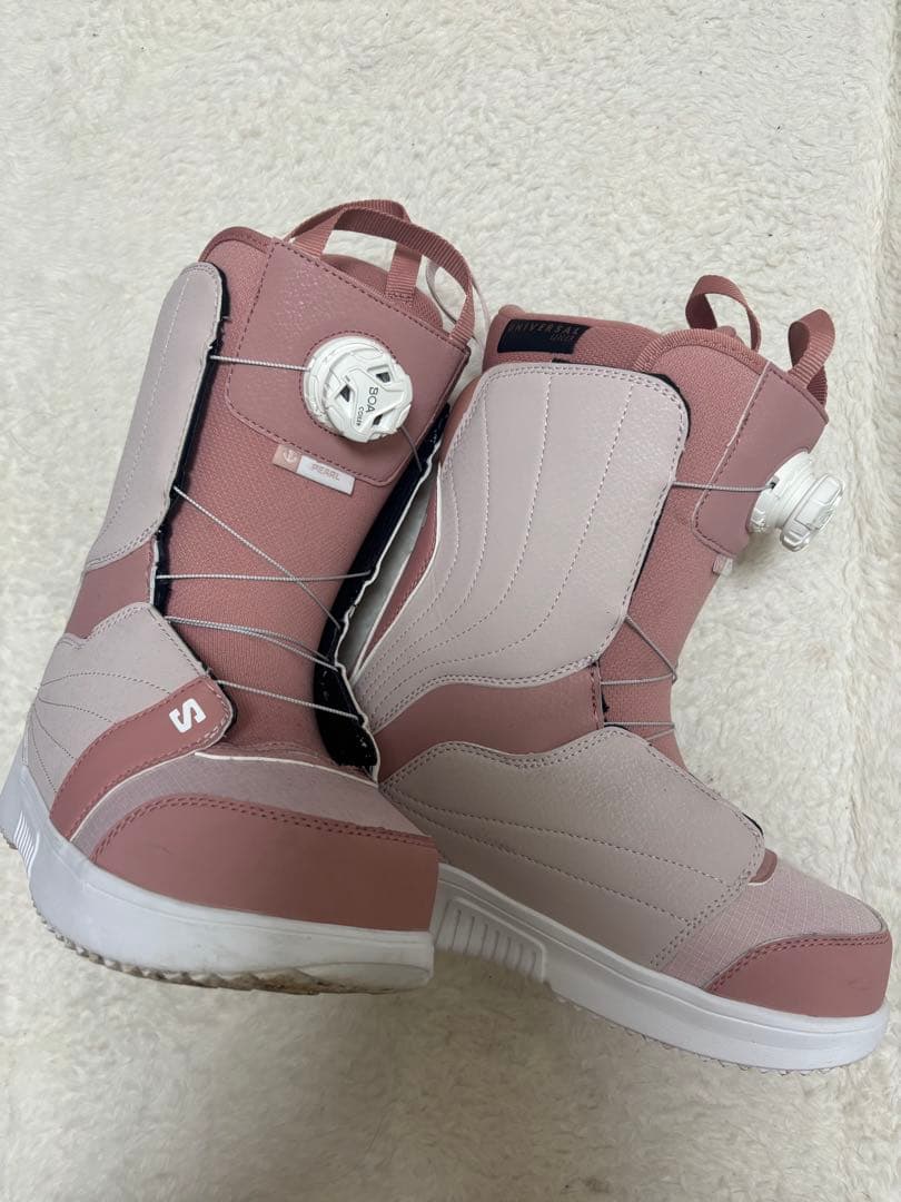 Salomon Universal ピンク スノーボードブーツ
