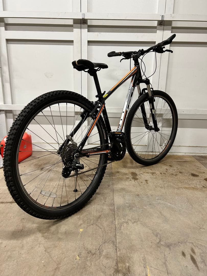 GT マウンテンバイク 24変速 29インチ ブラック/オレンジ