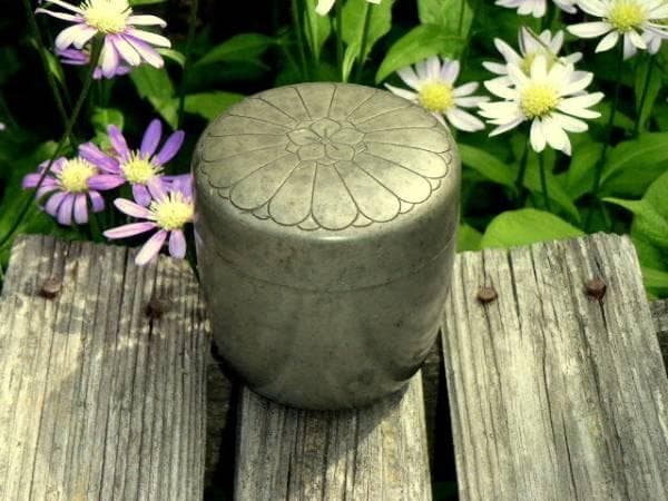 ♥錫製　棗　十六八重菊中八重桔梗紋　茶道具　骨董　古玩