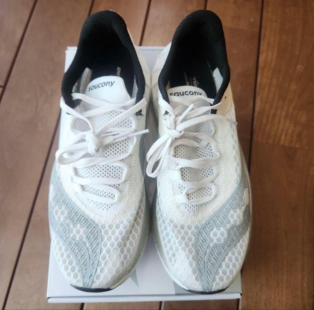 エンドルフィンプロ4 Saucony サッカニー 　26.5