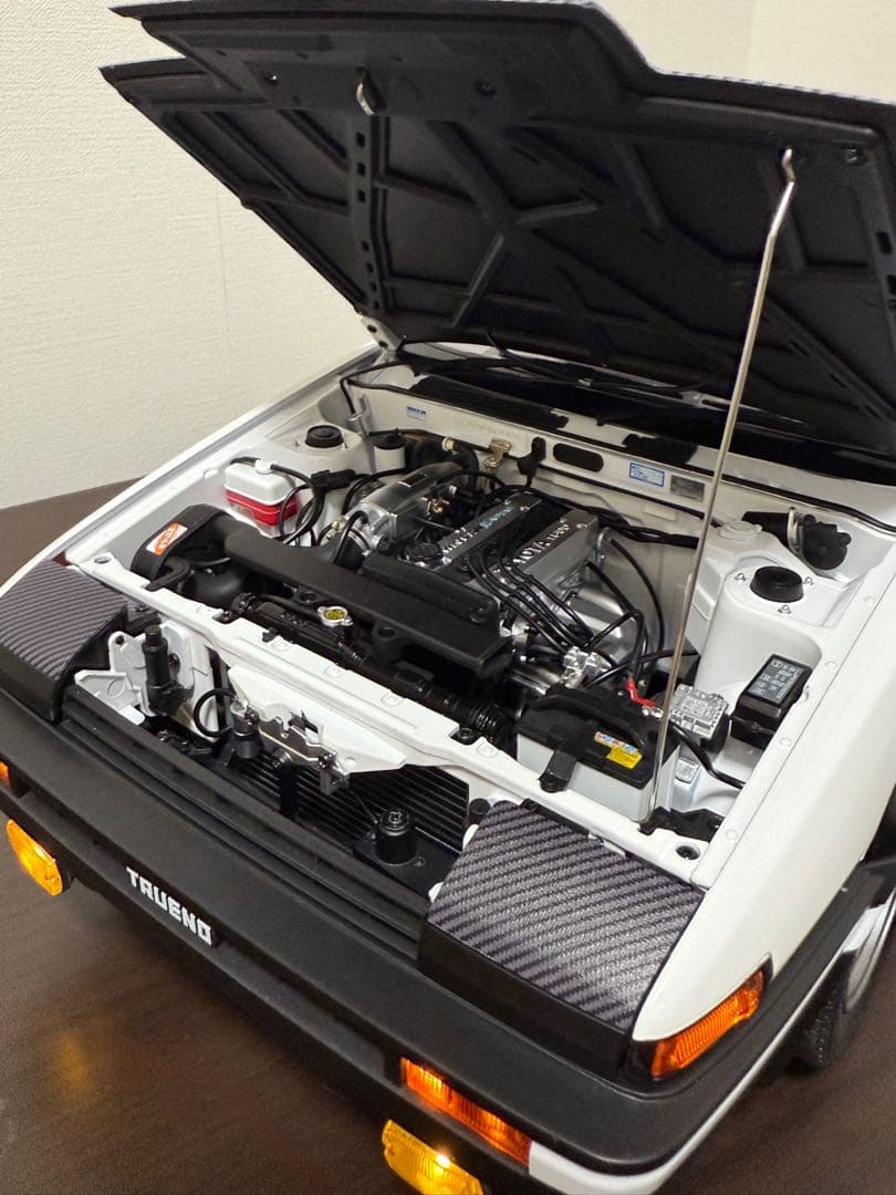 ディアゴスティーニ1/8 頭文字DのAE86ハチロクカスタム完成品