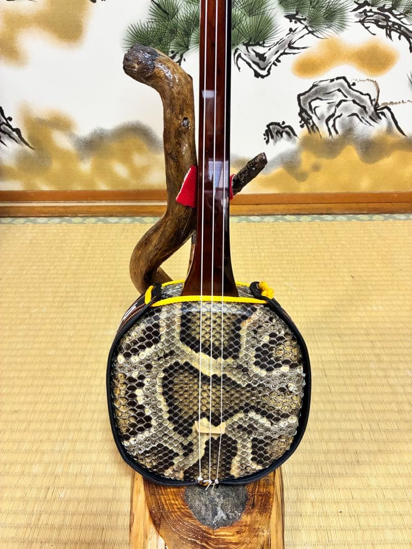 沖縄三線！黒木！上質黒檀！真壁型 ！本蛇皮　本張り【一枚張り】