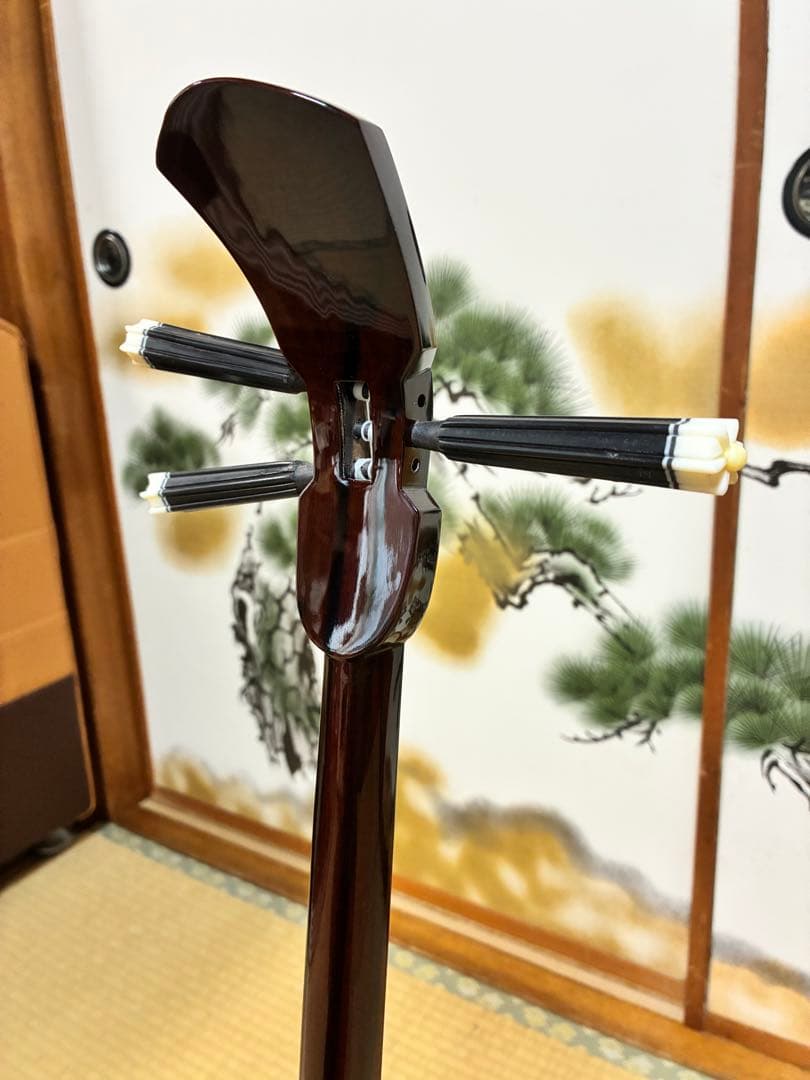 沖縄三線！黒木！上質黒檀！真壁型 ！本蛇皮　本張り【一枚張り】