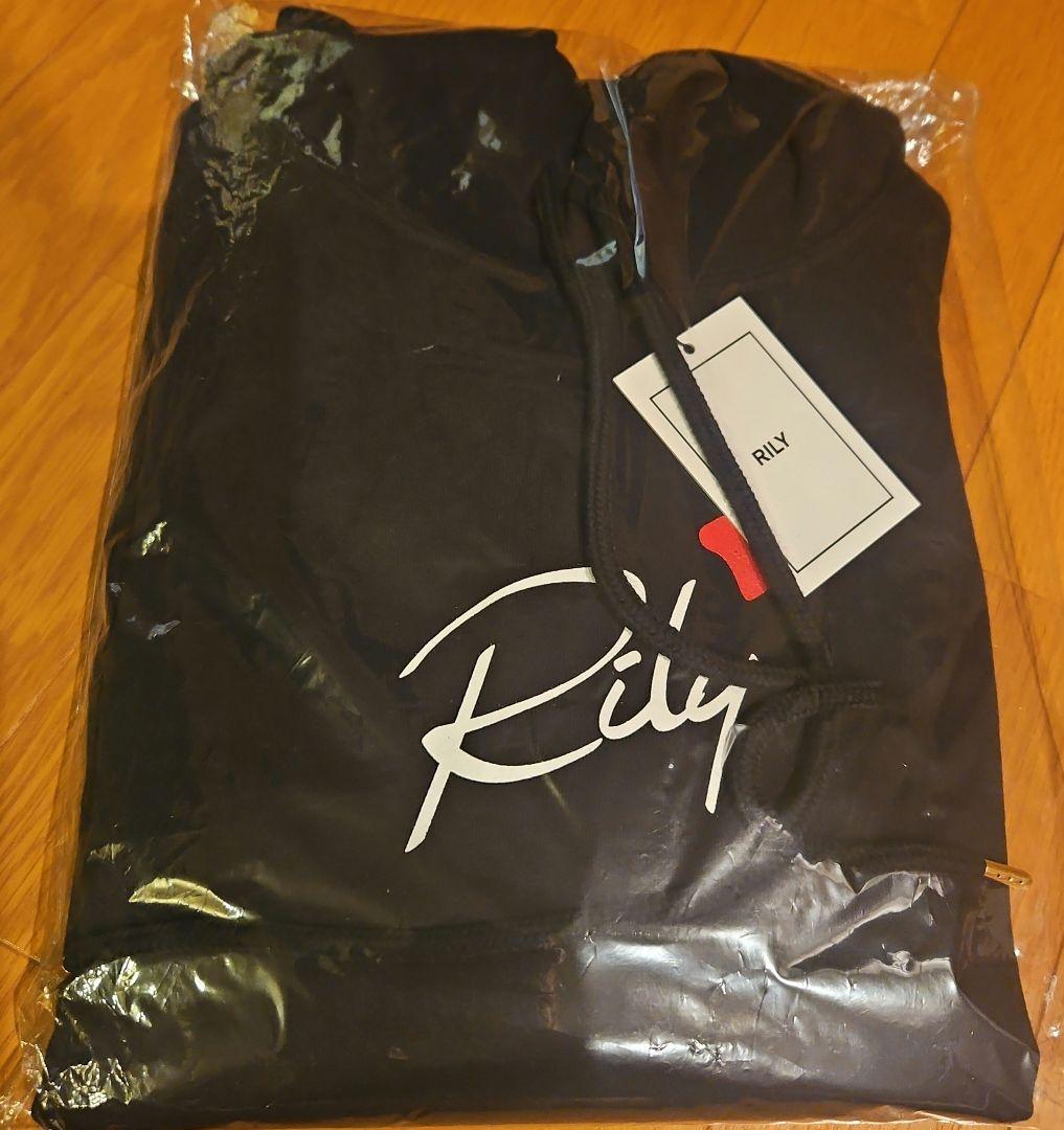 RILY 黒 パーカー