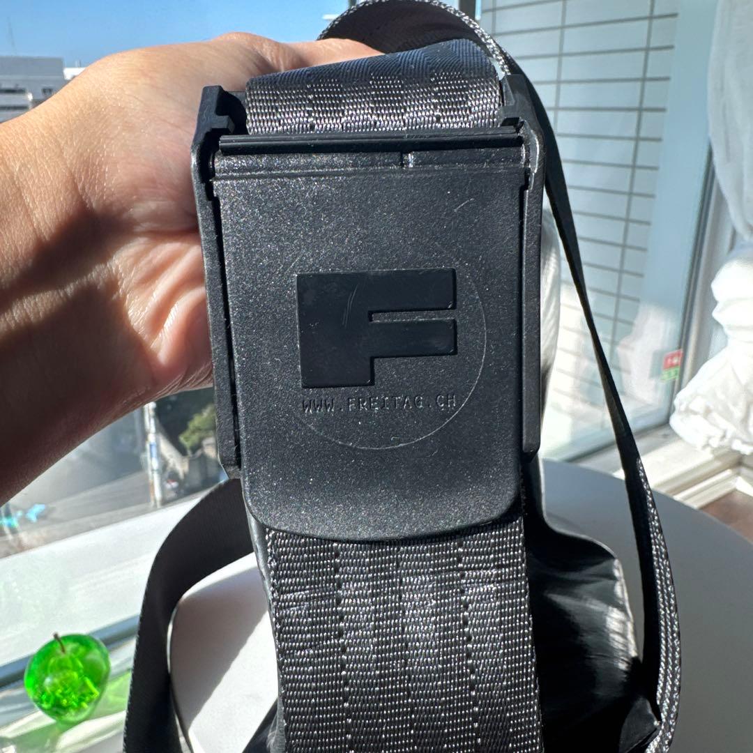 FREITAG メッセンジャーバッグ グレー/赤/黒
