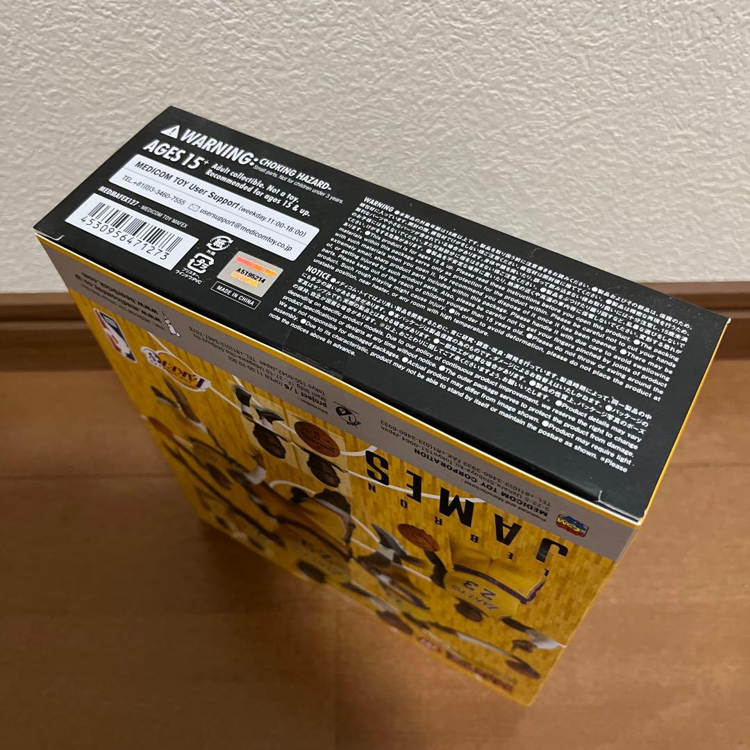 MAFEX LeBron James（Los Angeles Lakers