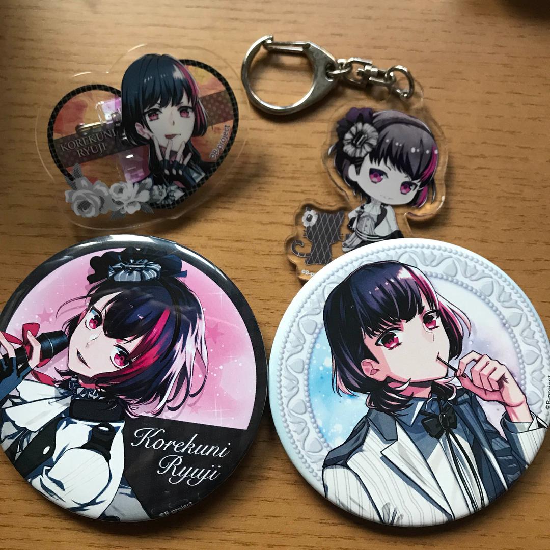 是国竜持 1st 白スーツ 缶バッジ 他4点