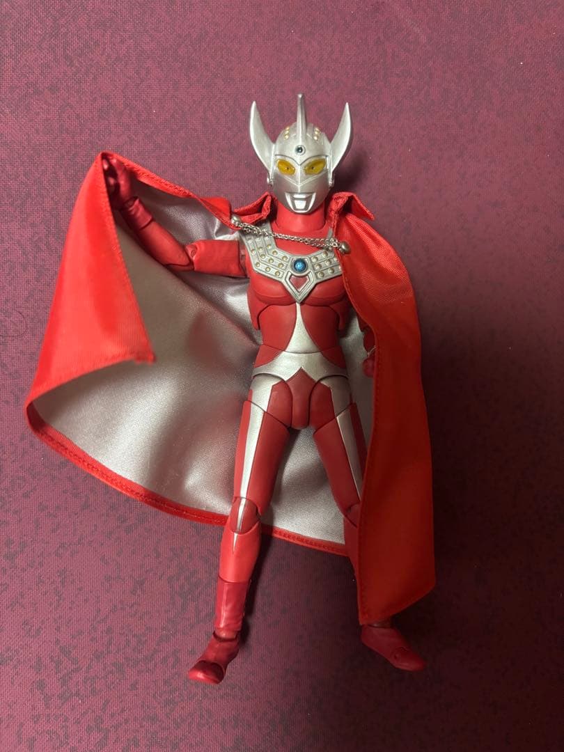 【開封美品】フィギュアーツ　ウルトラマンタロウ+改造ブラザーズマント