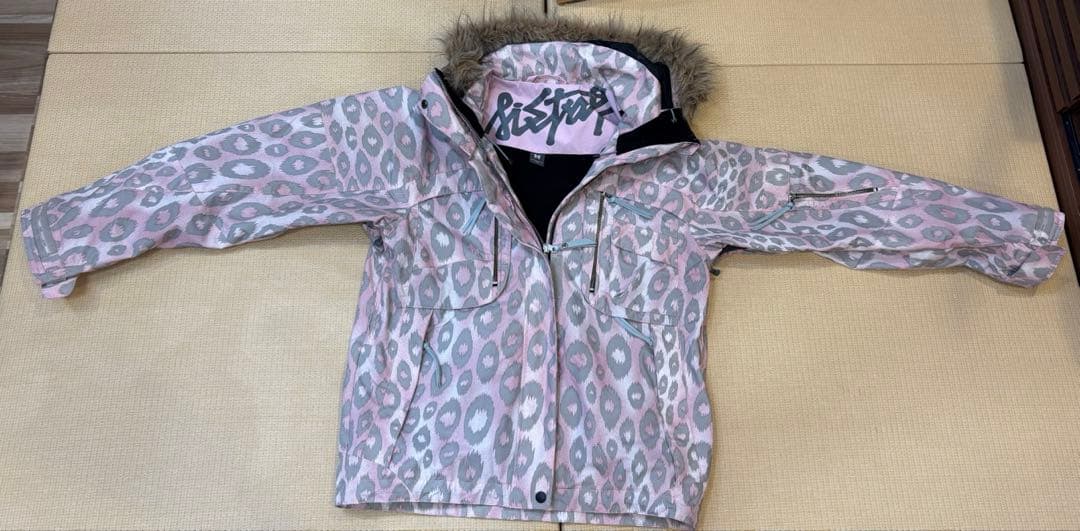 あ*い様 美品　ヒョウ柄　スノーボードウェア　M ジャケット　スノボ　ファー