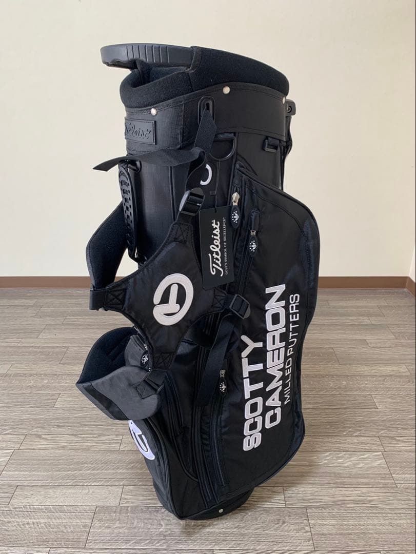 スタンド式キャディバック　大人気のブラックです！パターカバープレゼント付