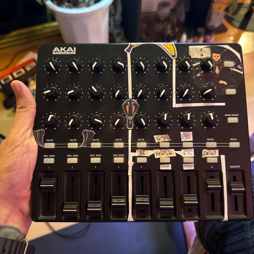 AKAI コントローラー フェーダー