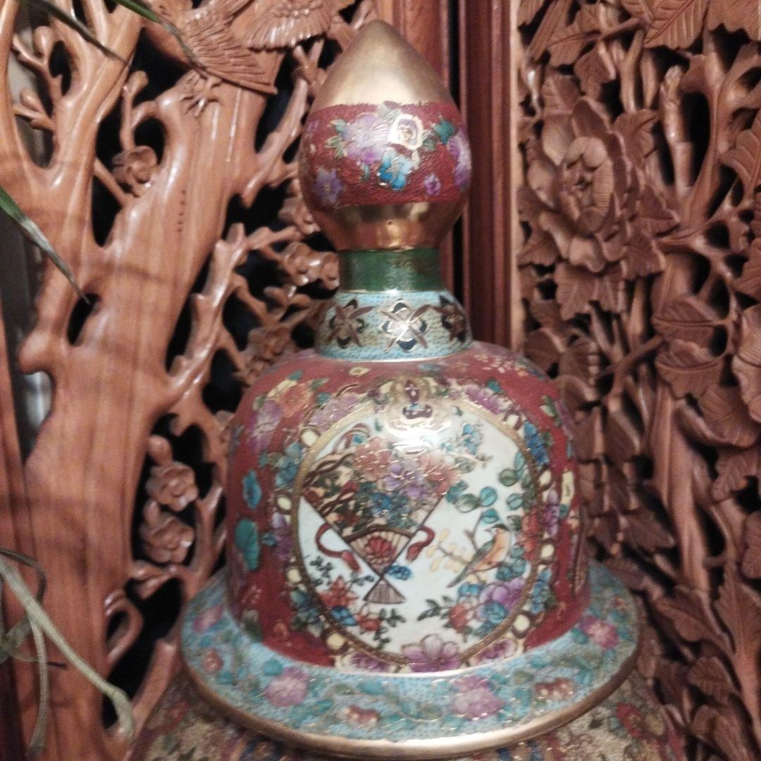 陶器製ドラゴン装飾壺