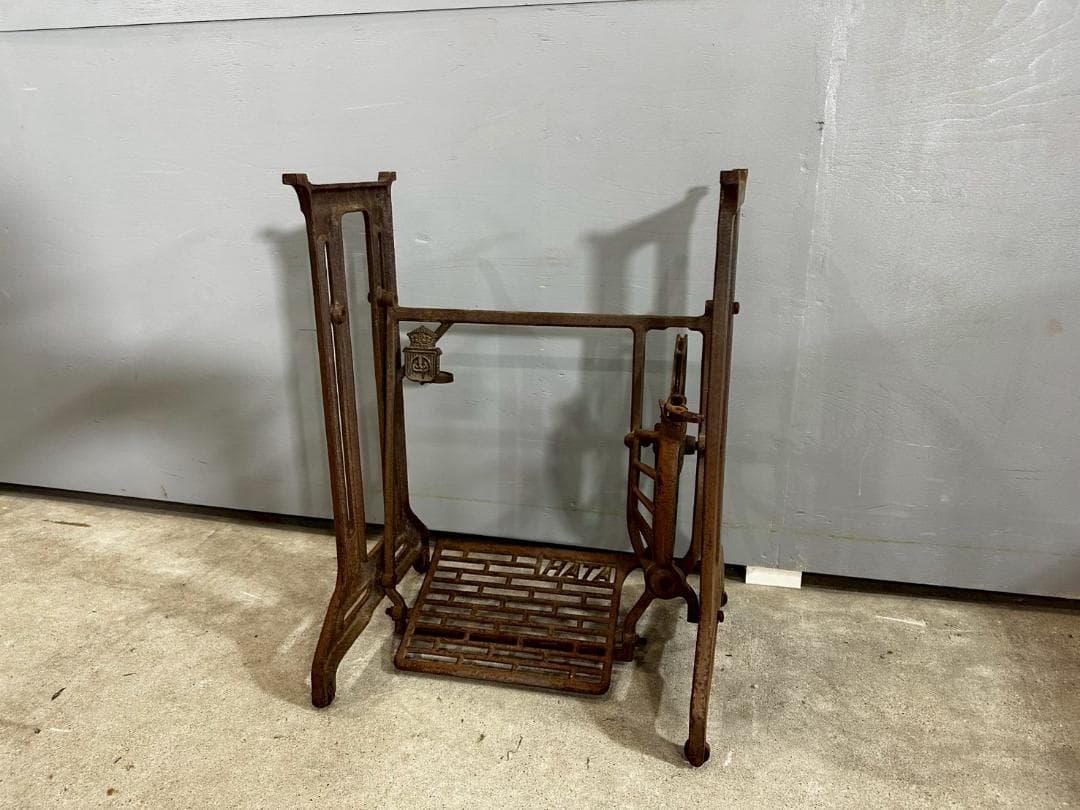 HATA 足踏みミシン ミシン台 ミシン 脚 店舗什器 ヴィンテージ RW258