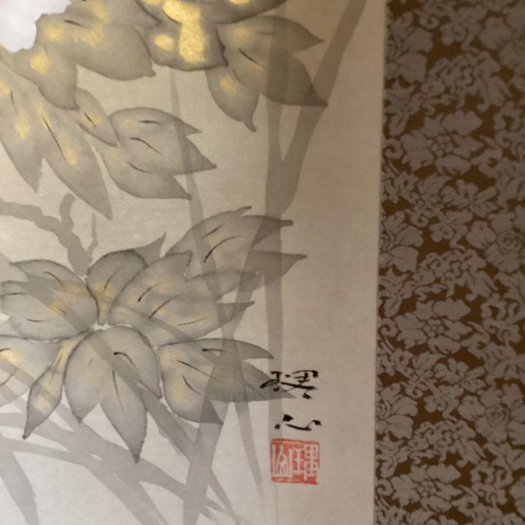 小倉理山筆　　　絹本彩色画【　古　都　富　貴　図　】　掛軸一幅　軸先紫檀　559