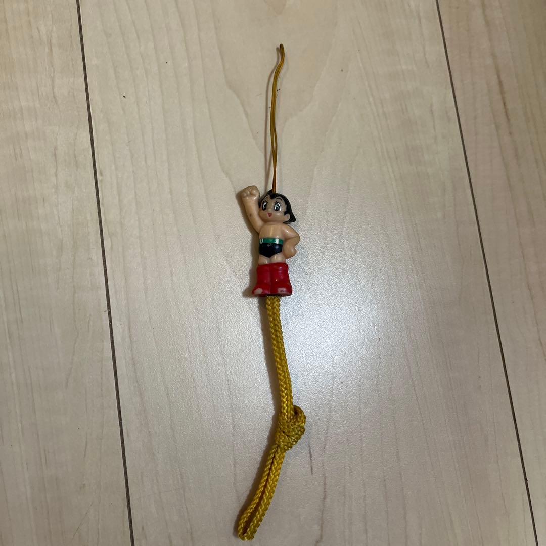 アトム ストラップ 赤いパンツ