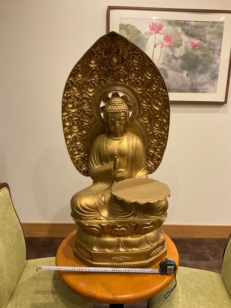 座釈迦　大仏様　プラスチック、合成樹脂製　高さ1m