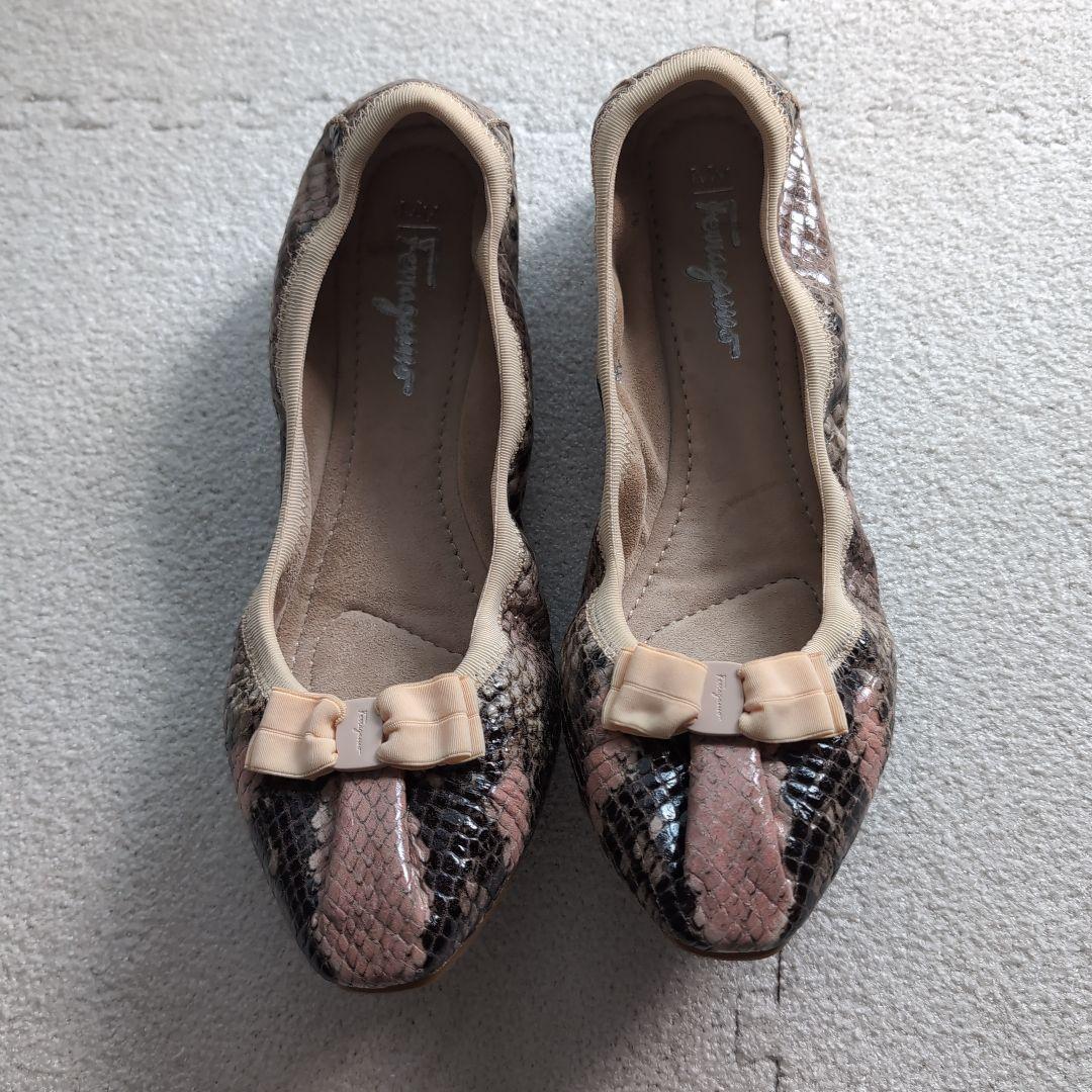 フェラガモバレーシュウズ新品未使用サイズ23